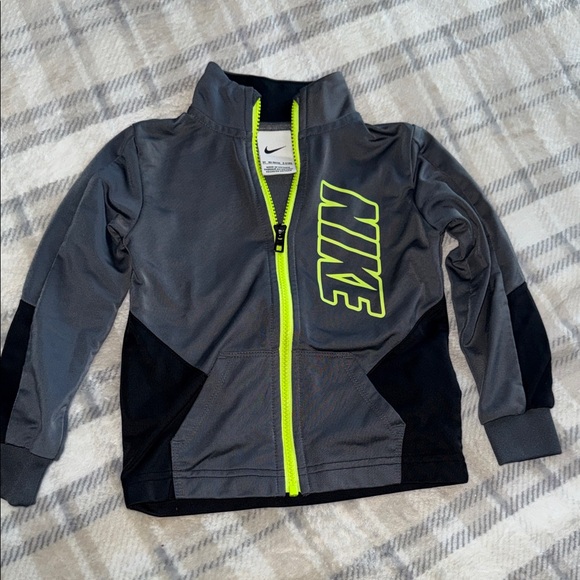 Nike Black and Lime Green Athletic Set - Picture 2 of 3